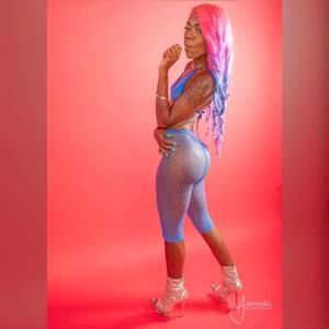 Meet your Posher, Evonna